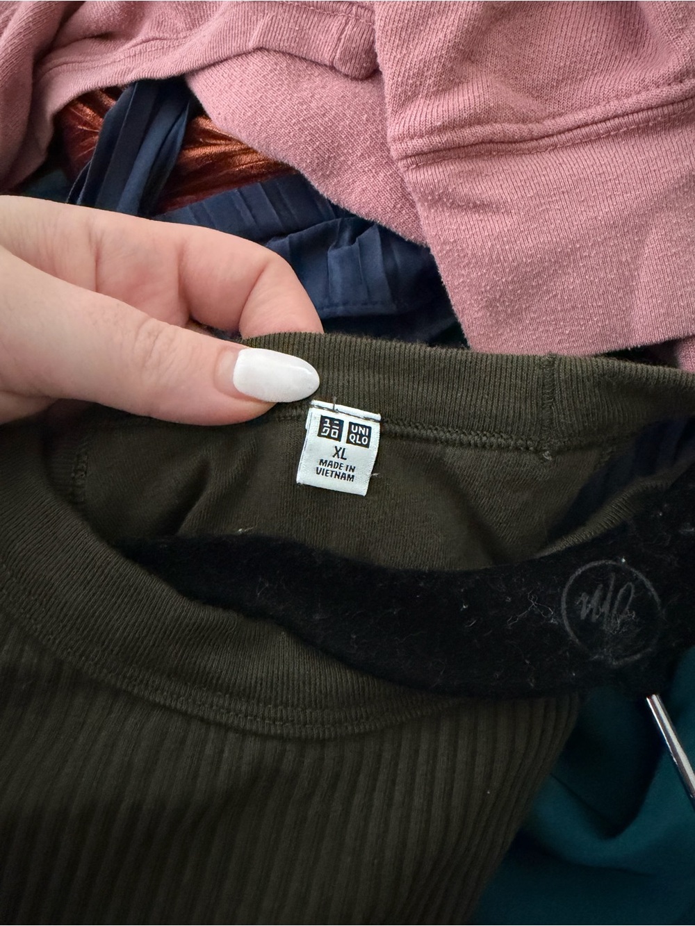 Uniqlo Olive Ribbed Halter Tank - Picture 4 of 5